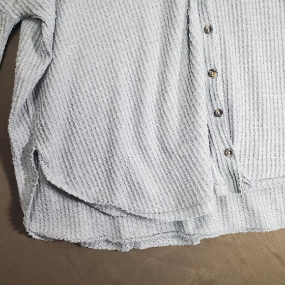 OUT FROM UNDER‎ URBAN Womens Jojo Top SZ S Thermal Waffle Knit Gray Long Sleeve - Picture 4 of 8
